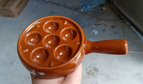 6 Slots Round Cerâmica Escargot Plate com Manopla de cor personalizada