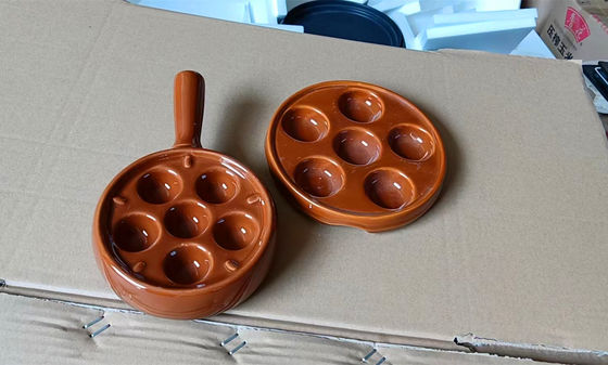 6 Slots Round Cerâmica Escargot Plate com Manopla de cor personalizada