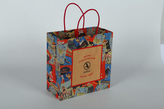 2022 bolsa de papel de artesanato de atacado de design personalizado bolsa de presente de papel impresso com corda de algodão