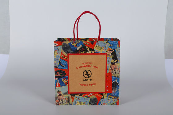 2022 bolsa de papel de artesanato de atacado de design personalizado bolsa de presente de papel impresso com corda de algodão
