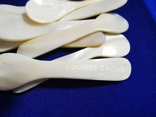 Cor Branca Natural Mãe de Pérola Caixa de Caviar 3.5 polegadas e 4.7 Disponível MOP SPOON em manga de papel