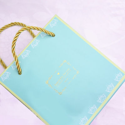 Sacos de papel decorativos elegantes, papel revestido com UV sacos de compras com alças