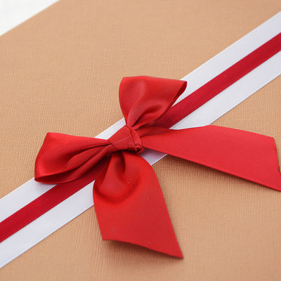 Caixa-presente de papel rígido para festivais com botão para roupa interior feminina