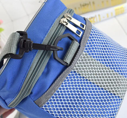 12 latas de cerveja congelado refrigerador isolado sacos de carrinho azul puro para a família