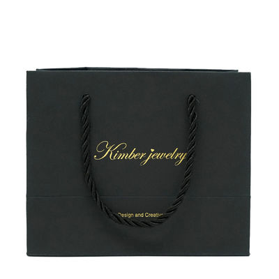 Sacos de retalho impressos sob medida em preto Material reciclado com logotipo folha de ouro
