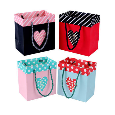 Bolsas de papel personalizadas, bolsas de papel personalizadas com alça de fita.